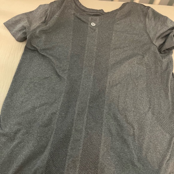 Lululemon top - Picture 3 of 3